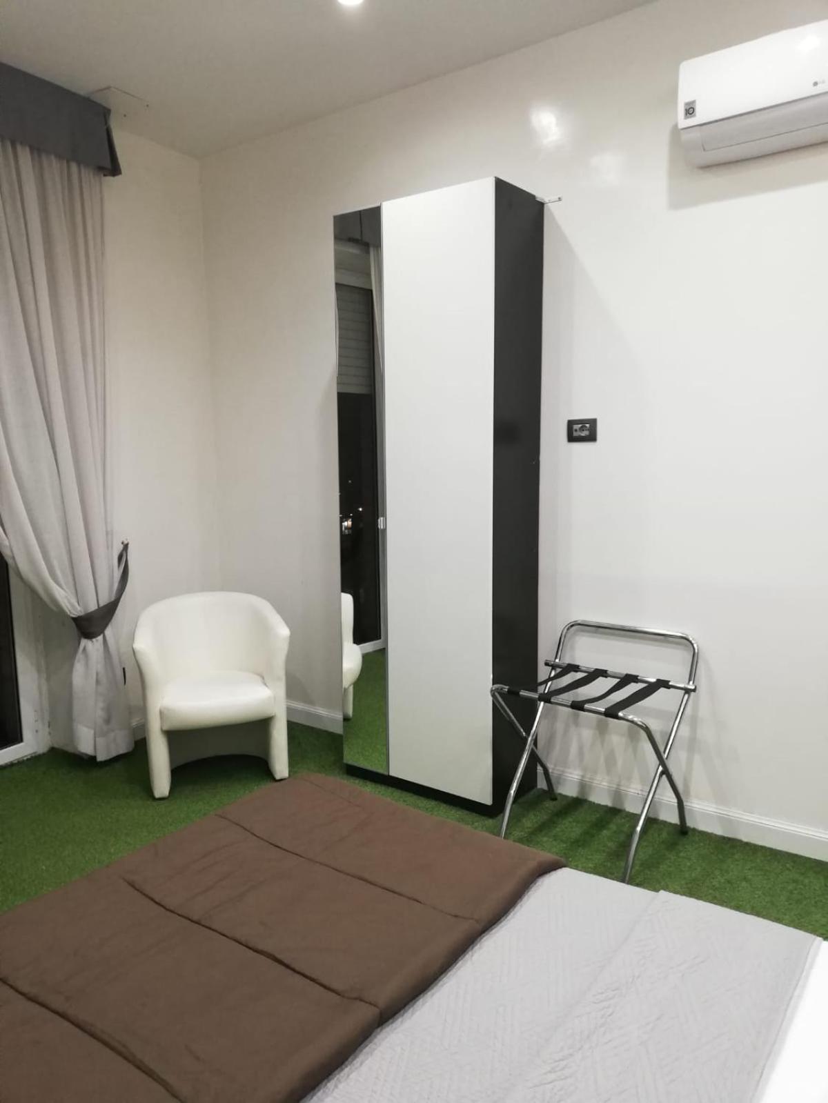 President Plaza Vip Suite Spa By Babylon Stay Naples Extérieur photo
