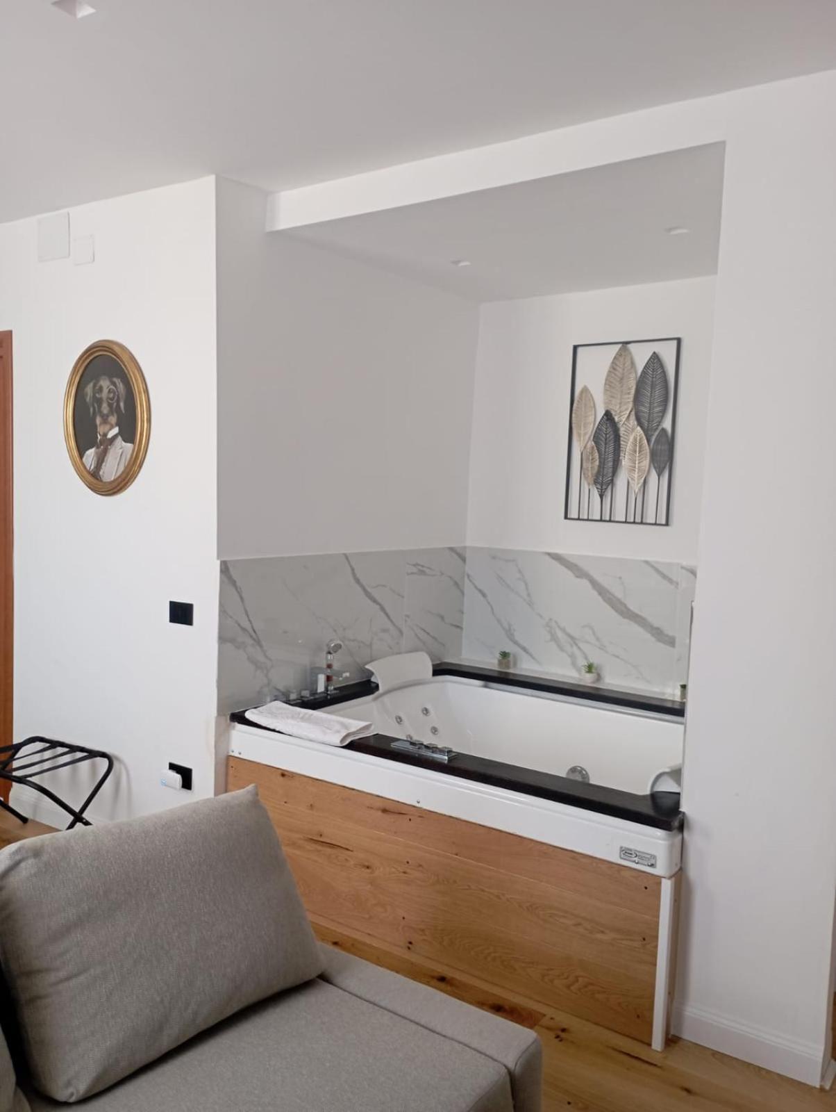 President Plaza Vip Suite Spa By Babylon Stay Naples Extérieur photo