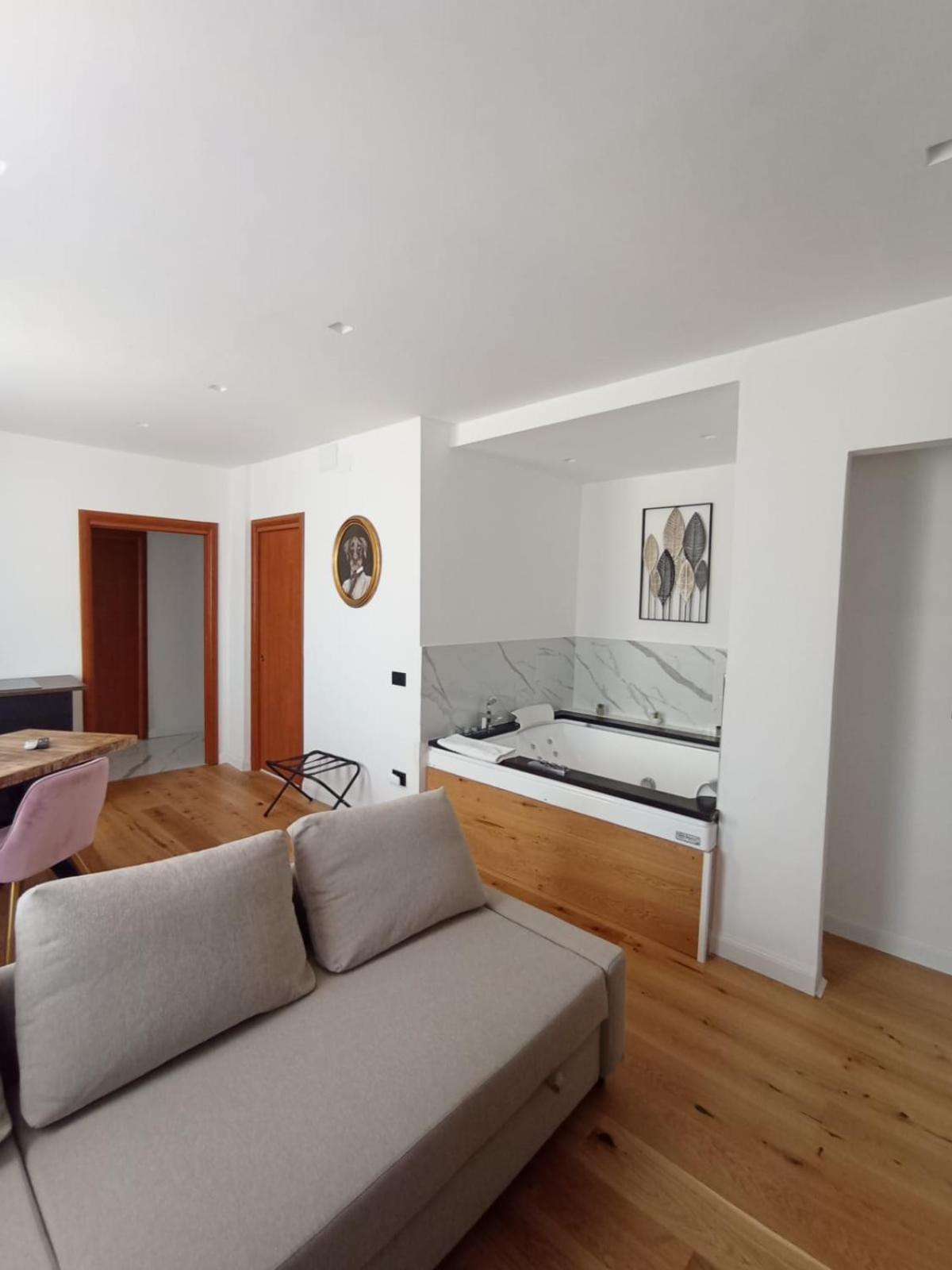 President Plaza Vip Suite Spa By Babylon Stay Naples Extérieur photo